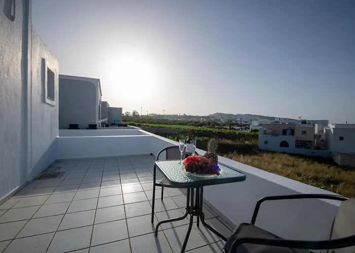 The F 3* Karterados (Santorini)