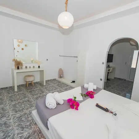 The F Guest house Karterados (Santorini)