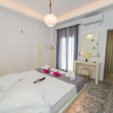 The F Guest house Karterados (Santorini)