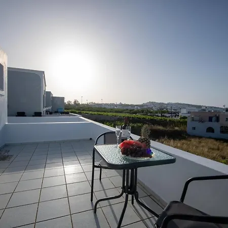 The F 3* Karterados (Santorini)