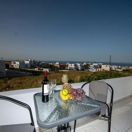 The F Karterados (Santorini)